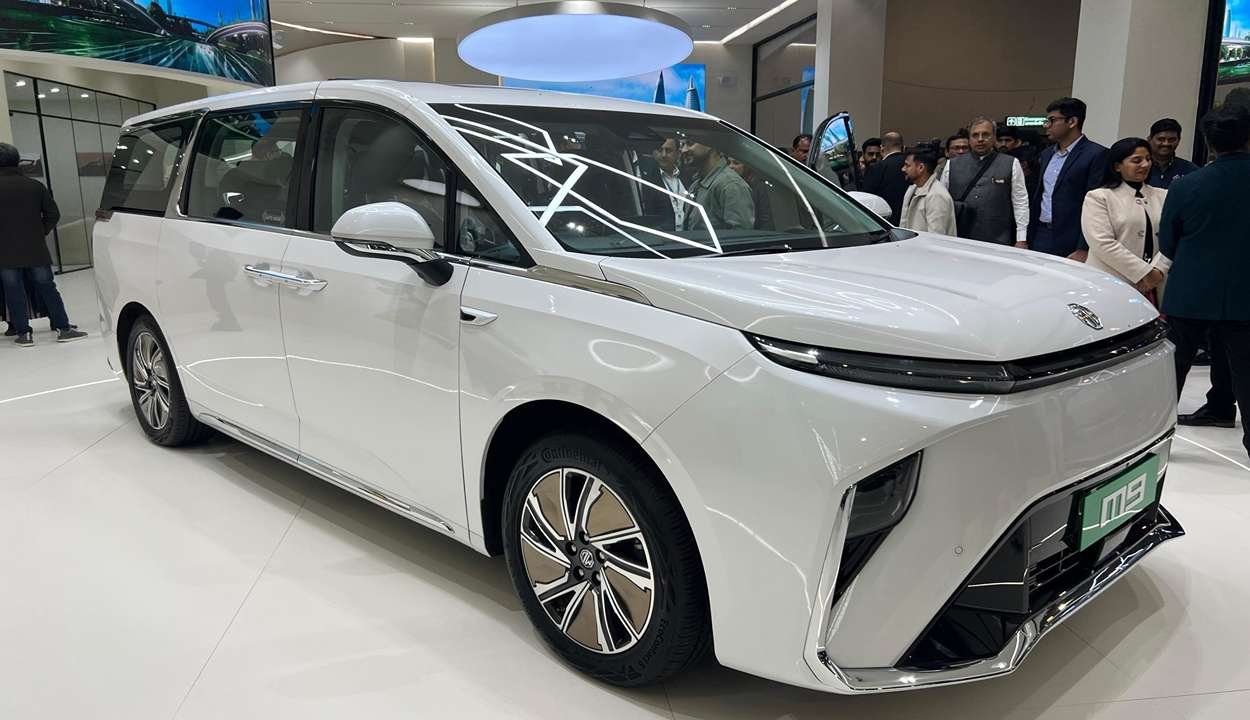 M9 electric mpv