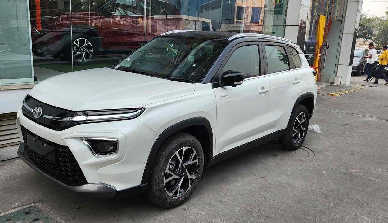 Toyota urban cruiser hyryder