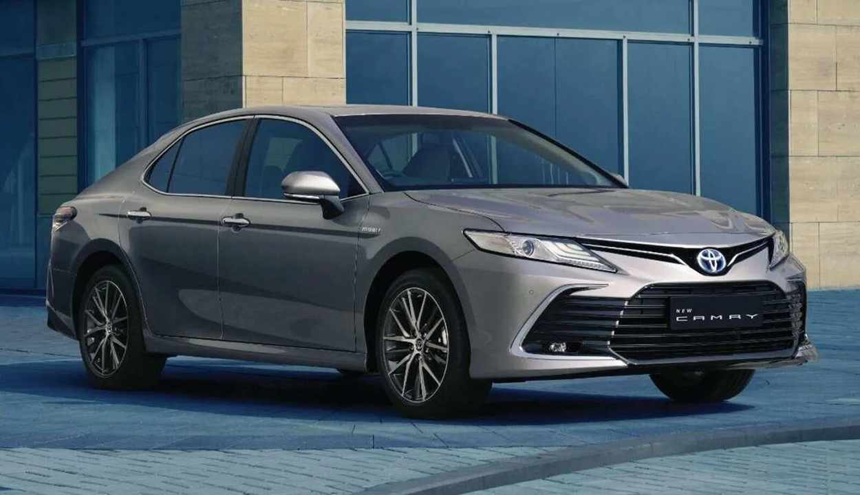Hybrid sedans