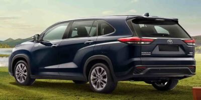 Toyota innova hycross