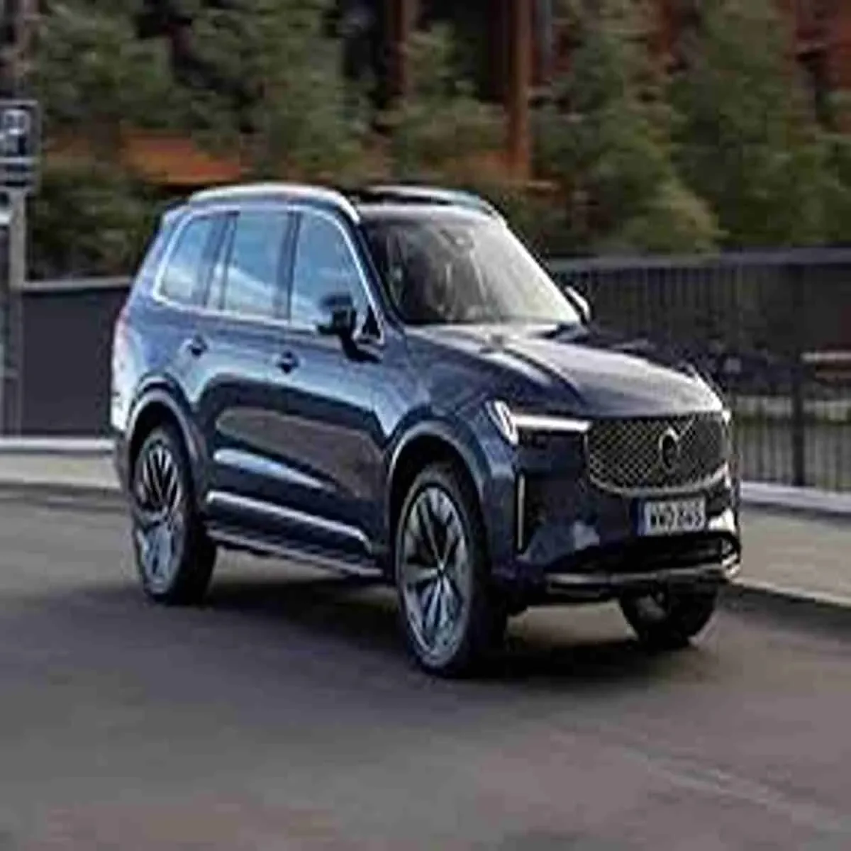 Volvo and mercedes : outline shifts in suv strategy and future design direction