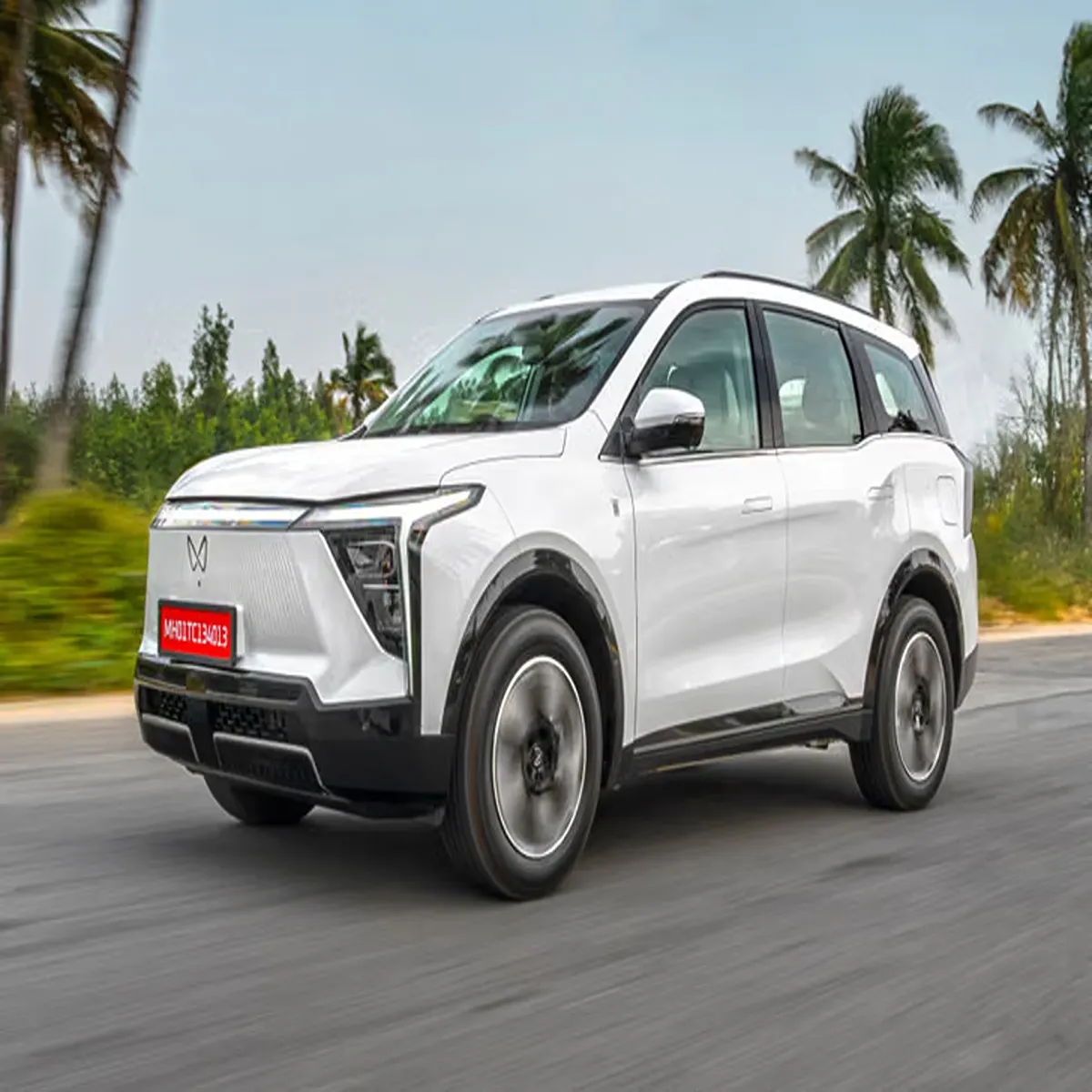 Electricsuv mahindra xev gains custom drive